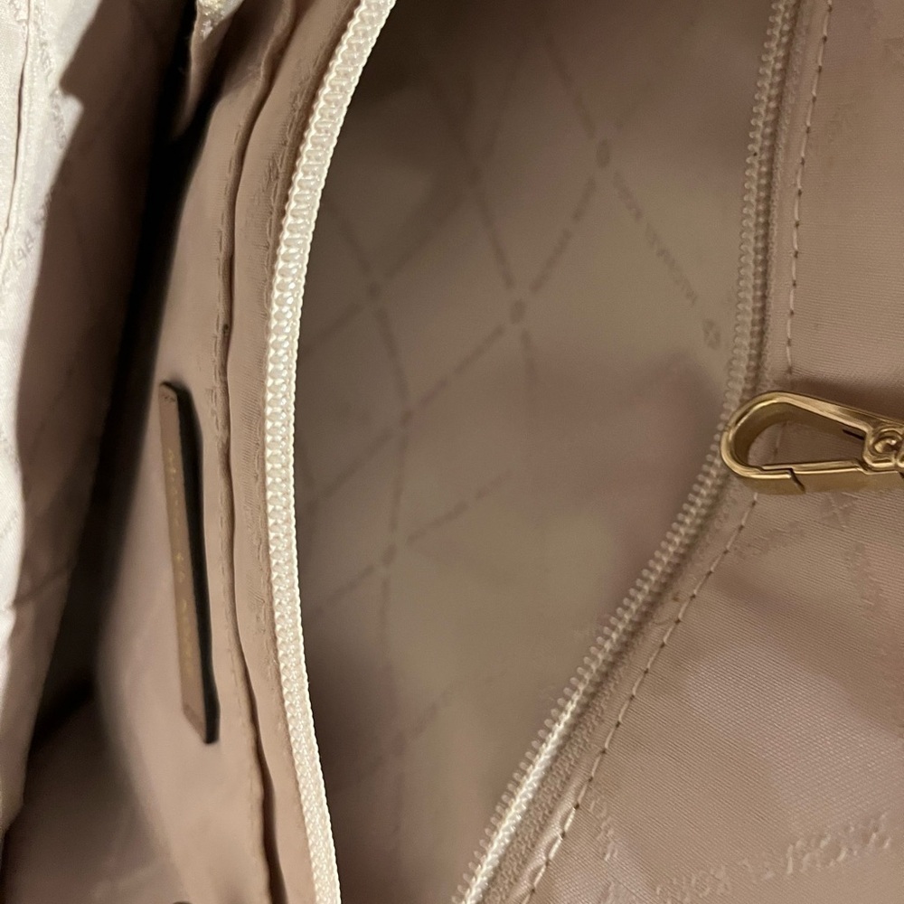 Michael Kors Beige and Gold Logo Tote used good condition - Picture 7 of 12